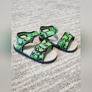See Kai Run Basic Logan green black hook loop sandals size 7